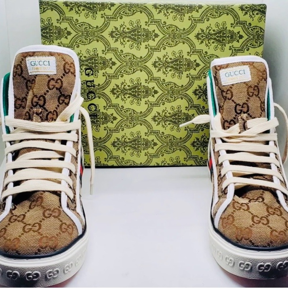 Gucci Beige High-Tops with Green and Red Accents - Picture 4 of 9